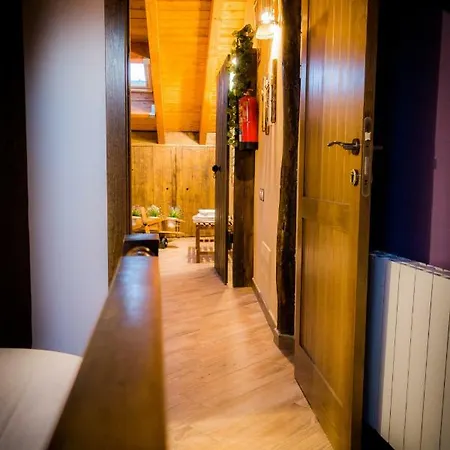 La Casa Del Medio
